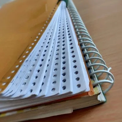 cuacal5_11_11zon Cuaderno con las anillas desencajadas